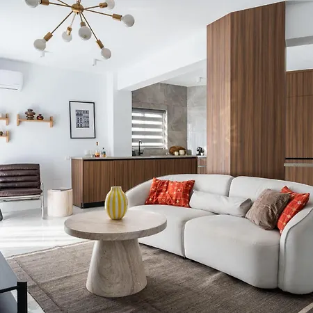 2br Beachfront Sea View Balcony ليماسول