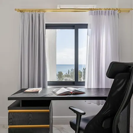 2br Beachfront Sea View Balcony Λεμεσός