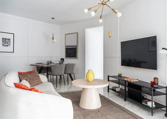 شقة 2br Beachfront Sea View Balcony ليماسول